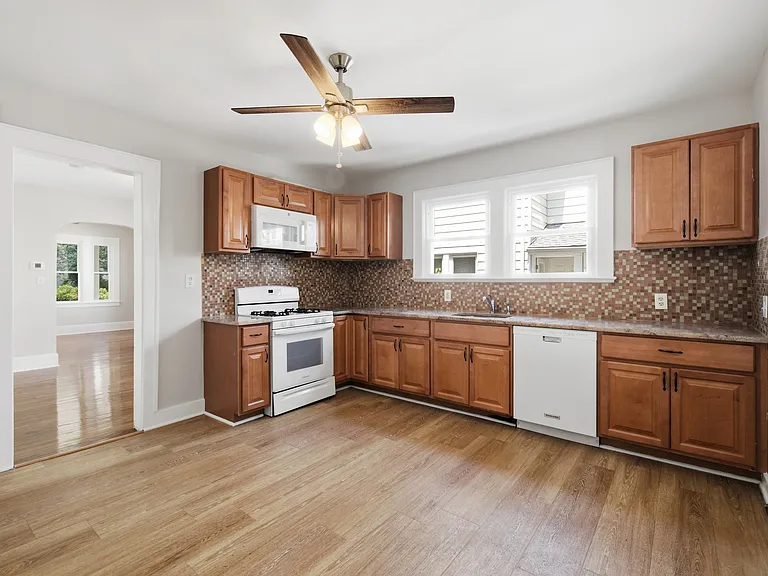 Kitchen 1