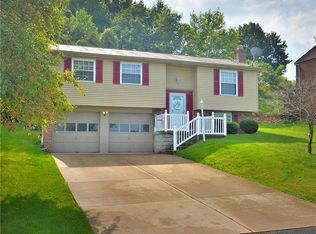 2079 Robin Hood Dr, North Huntingdon, PA 15642