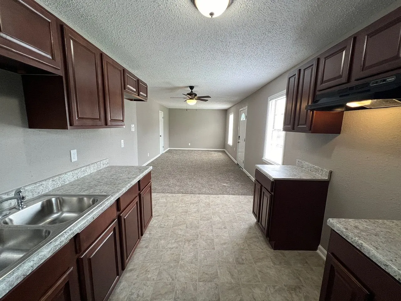 2618 Mirror Ave — Photo 4