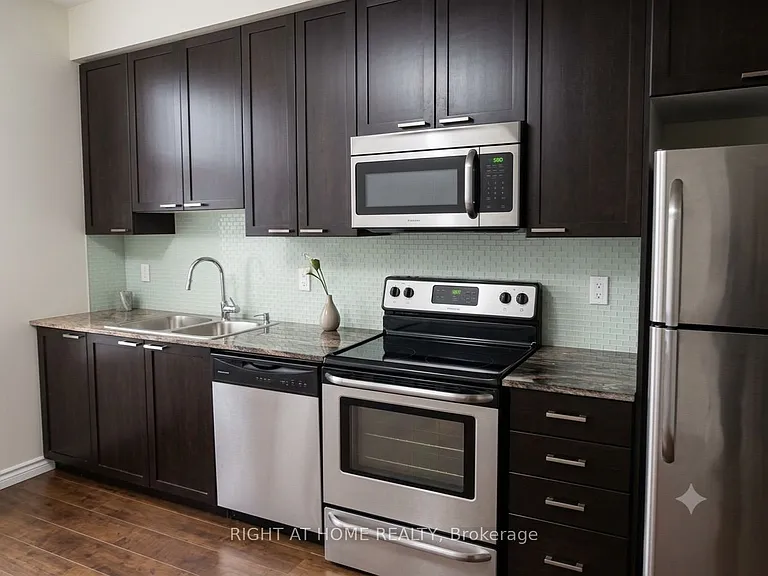 1328 Birchmount Rd #703 — Photo 7