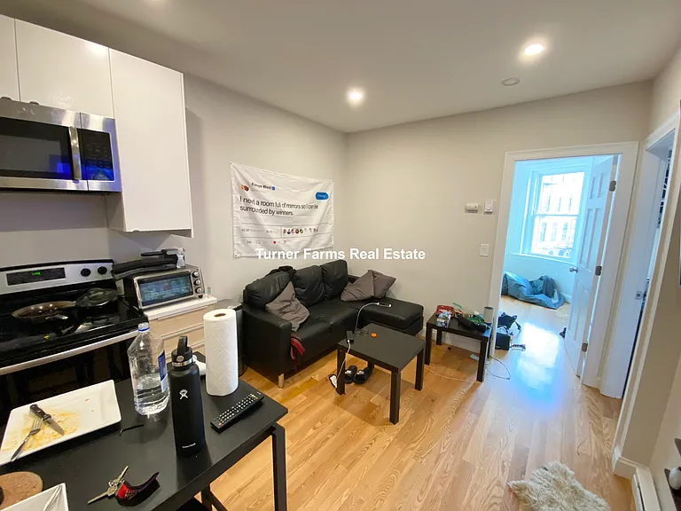 7 Warwick St #11 — Photo 2