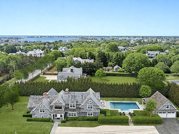 2nd image of 13 Beach Ln