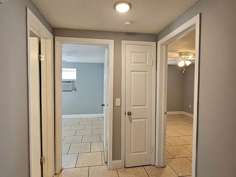 9210 Pegasus Ave — Photo 9