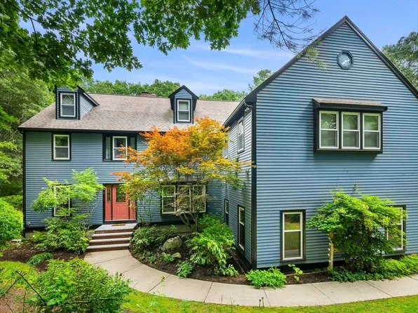 11 Dutton Park, Walpole, MA 02081