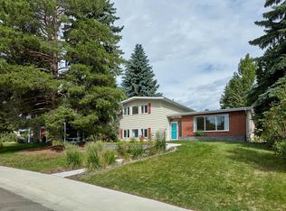 6628 124th St NW, Edmonton, AB T6H 3V3