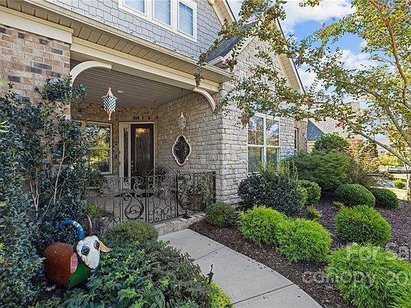 3rd image of 1127 Gray Oak Ln