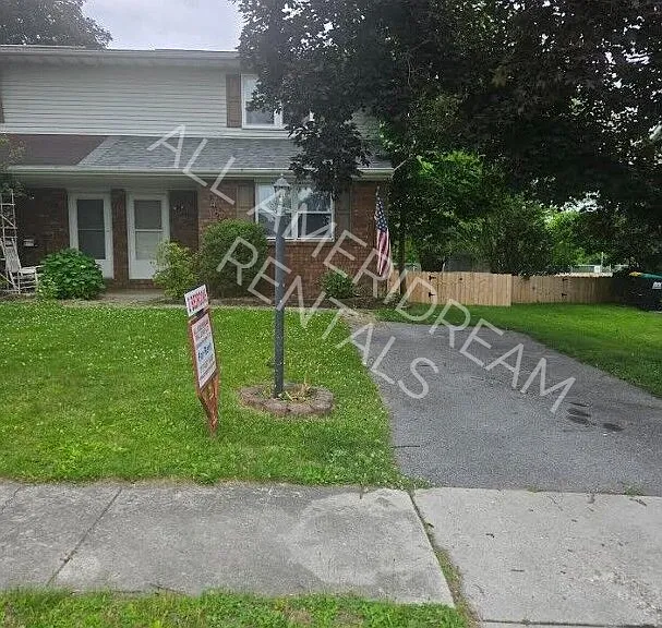 49 1/2 Meadowview Dr — Photo 1