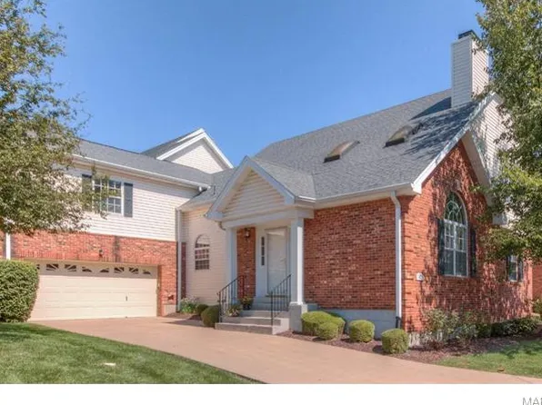 7475 Woodlawn Colonial Ln, Saint Louis, MO 63119