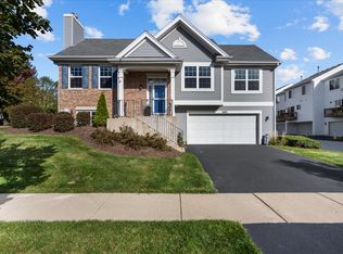 1660 Sandcastle Ln, Hampshire, IL 60140