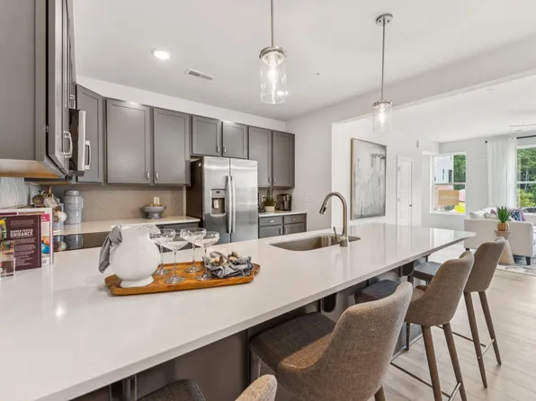 10545 Pleasant Branch Dr Unit 101, Raleigh, NC 27614