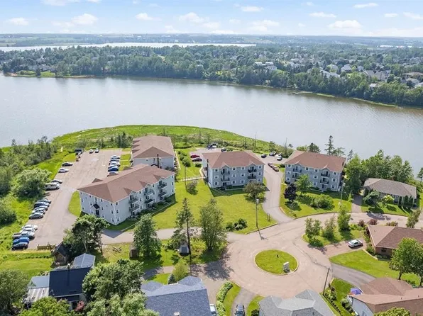 24 Waterview Hts N #1, Charlottetown, PE C1A 9J9