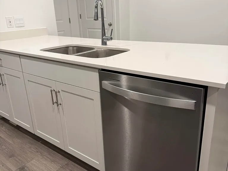 S 730 W — Photo 11