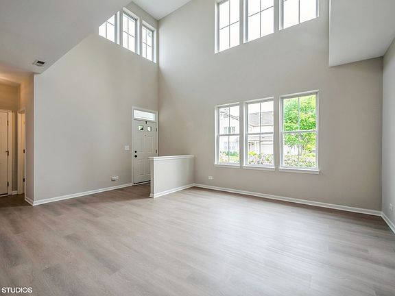 3rd image of 2877 Falling Waters Ln Unit 2877