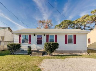 1639 Live Oak St, Beaufort, NC 28516