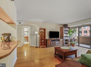 1301 N Courthouse Rd APT 810, Arlington, VA