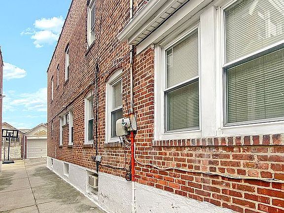 2nd image of 11609 111th Ave