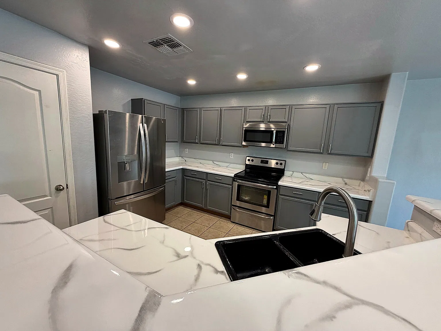 6409 W Orchid Ln — Photo 3