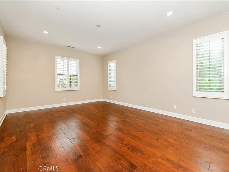 55 Hazelton — Photo 12
