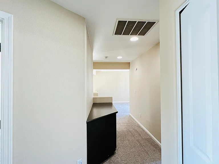1476 Gentry Ln — Photo 12
