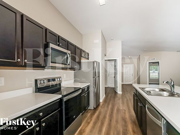 5th image of 133 NE 9th Ct