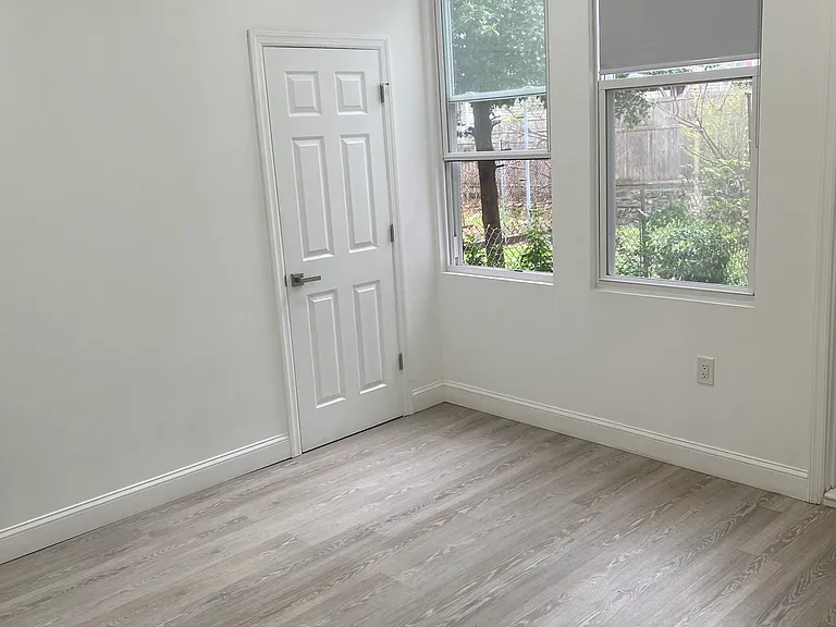 188 Manhattan Ave — Photo 13