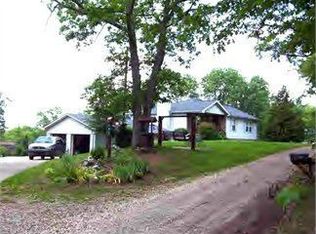 798 Lynch Rdg, Walton, WV 25286