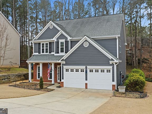 2nd image of 51 Newcomb Trce