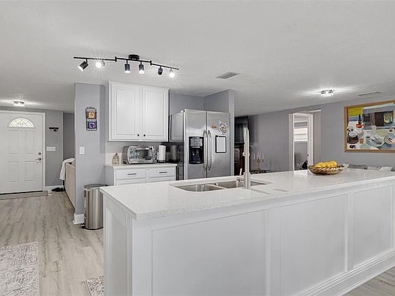 4th image of 4232 Canandaigua Ct