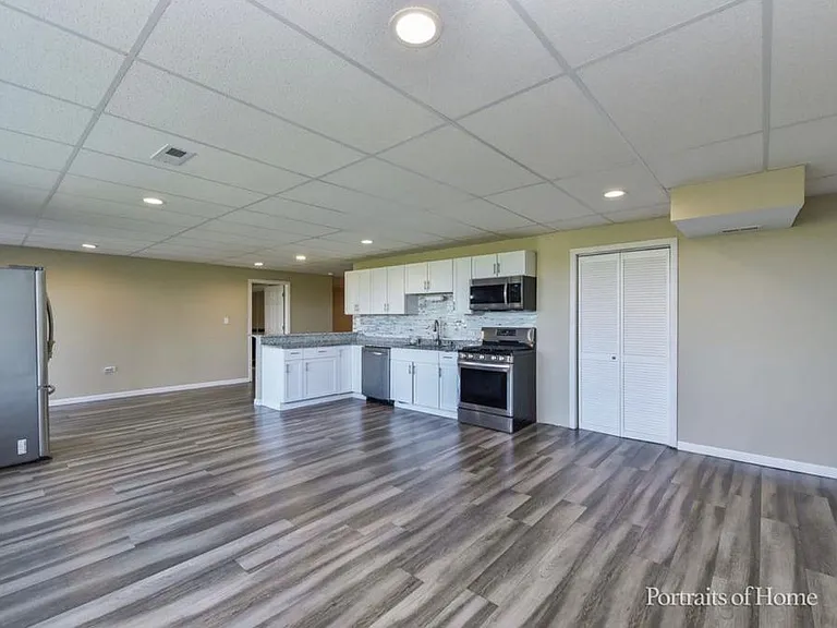 River Hills Ln — Photo 1