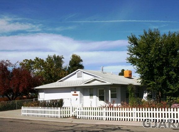 2nd image of 205 Applewood Dr