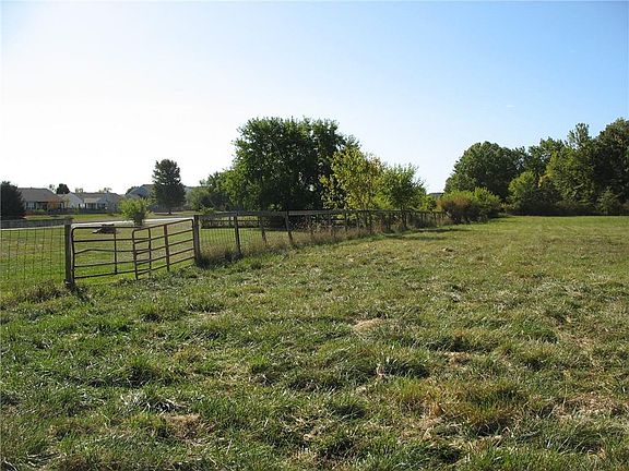 3rd image of 8525 E County Road 400 N