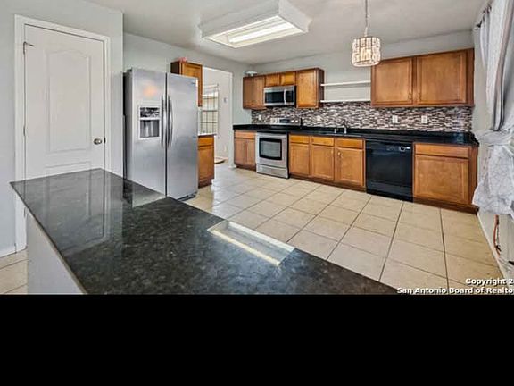 2nd image of 7611 Cortland Oak