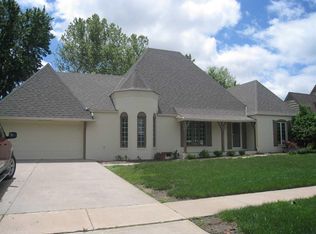 8329 E Overbrook Ln, Wichita, KS 67206