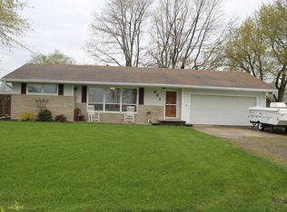 431 S Agnes St, Brownstown, IL 62418