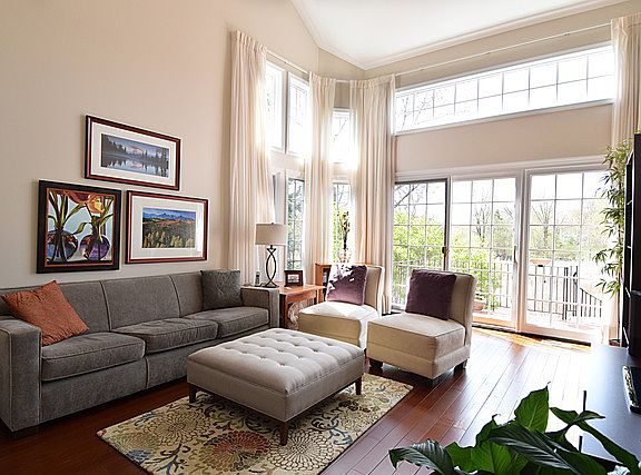 2nd image of 1038 N Glenview Ct