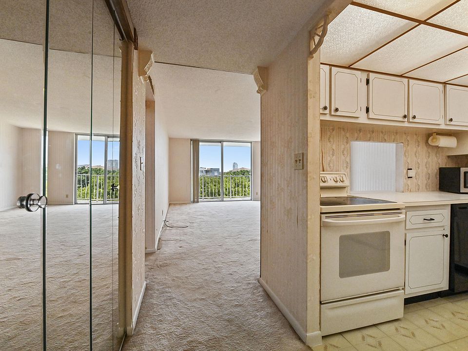 1st image of 500 Executive Center Drive #5i