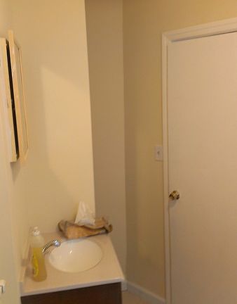 4th image of 216 Wallace St #2