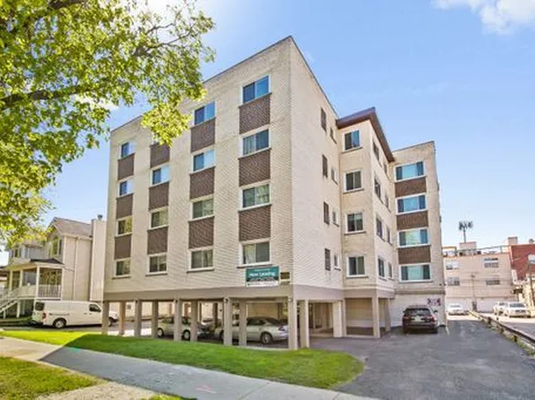 2330 W Lunt Ave #401, Chicago, IL 60645