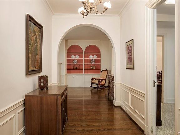 5th image of 33 Gates Cir APT 3C