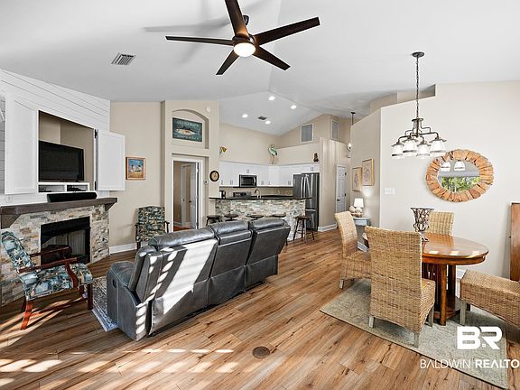 2nd image of 25191 Windward Pl