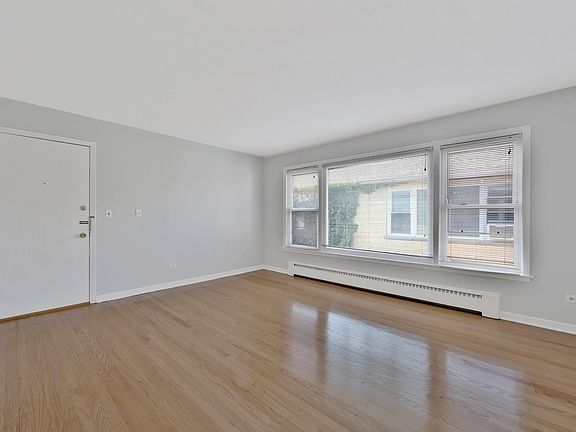 3rd image of 4428 N Central Ave APT 2W
