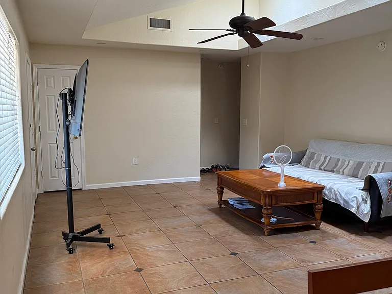 722 E Encanto Dr — Photo 8