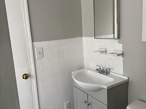 3rd image of 4352 Brookridge Dr