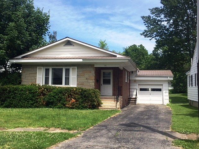 1st image of 33 Walnut Ave