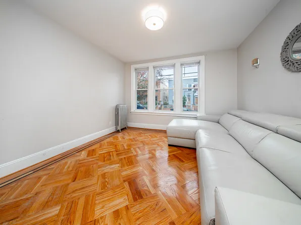 23-42 Crescent Street image 4 of 13