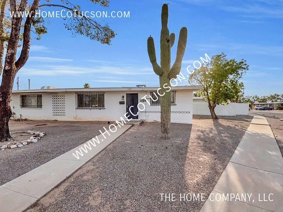 1302 E Louisiana Drive - Beautiful Two Bedroom, Two Bath Home 2 car garage with Fenced Yard and T... — Photo 3