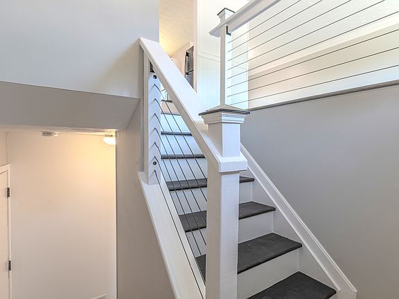 4th image of 1047 Alpine Ct