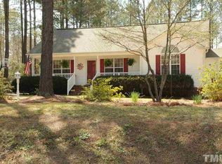 555 Spaniel Ln, Clayton, NC 27520