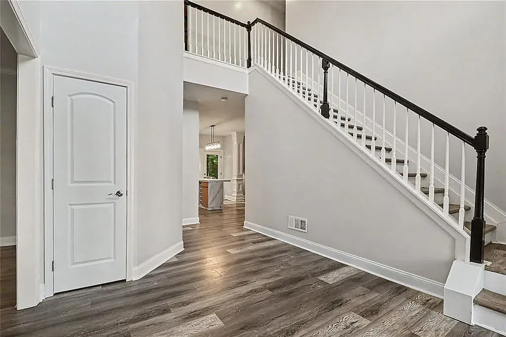 4 bed, 2.5 bath, 2624 sqft, $3,500 — Photo 4