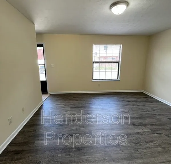 1347 N 6th St — Photo 3
